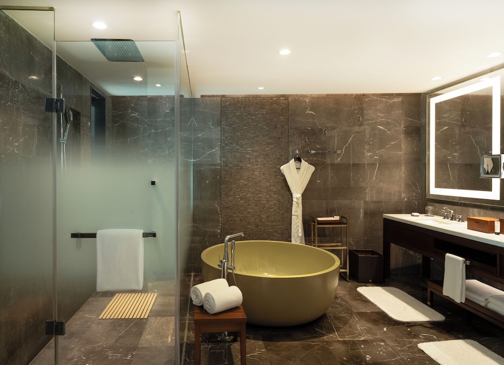 Suite (Grand Terrace Backwater View) photo 3