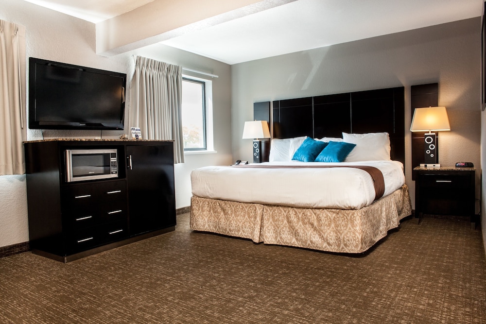 Traditional Suite, Hot Tub - Photo 1