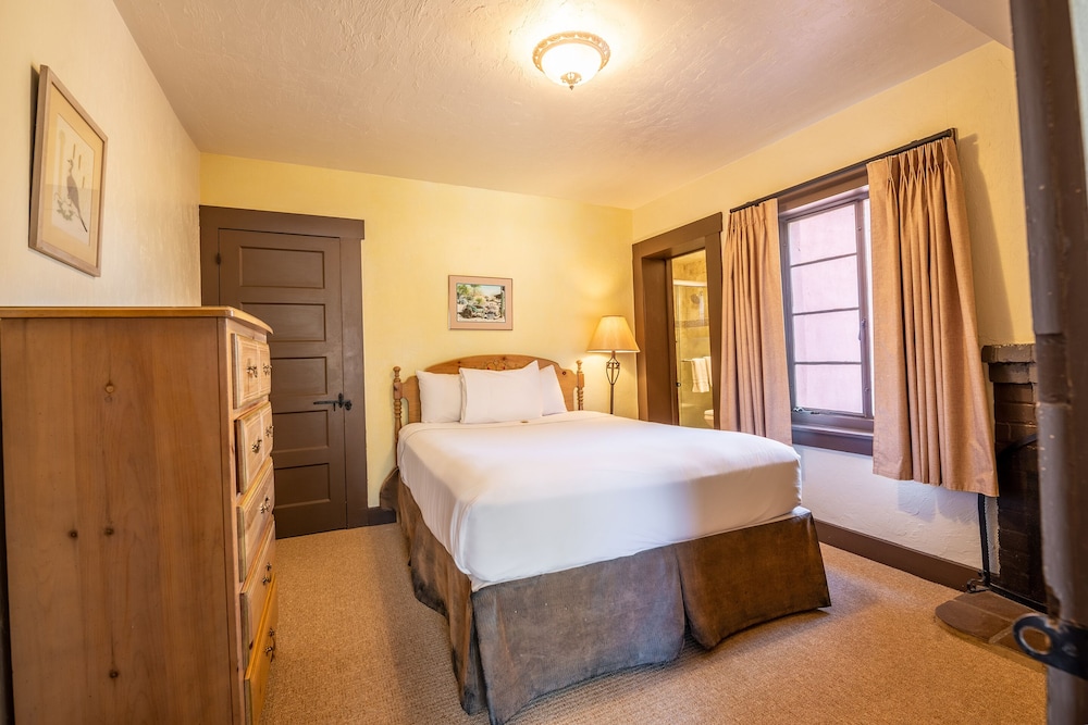 Room (Desert Garden Casita with Queen)
