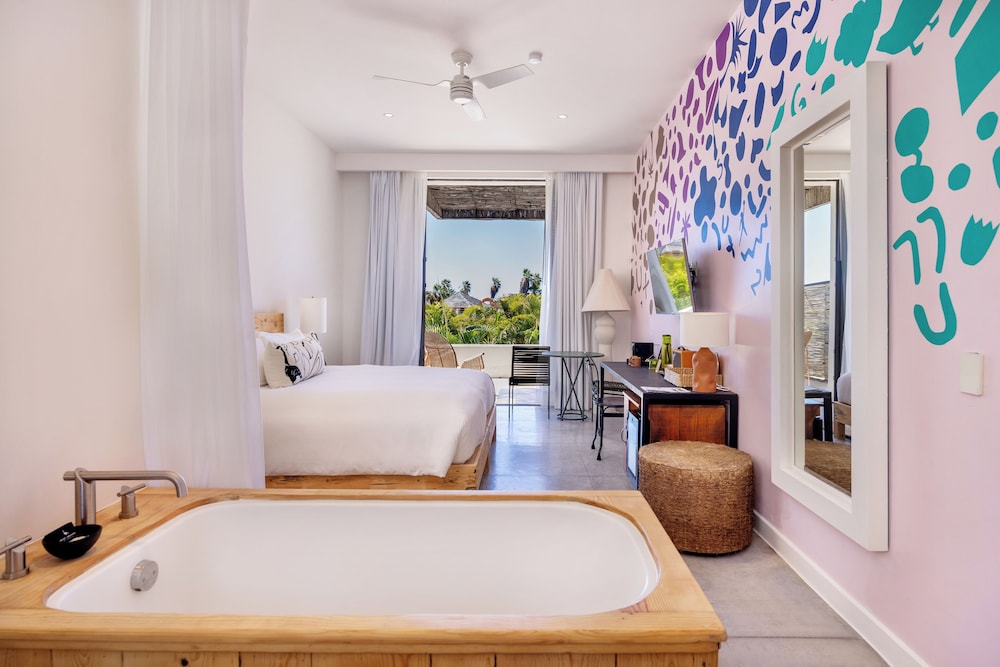 Room, 1 King Bed, Jetted Tub