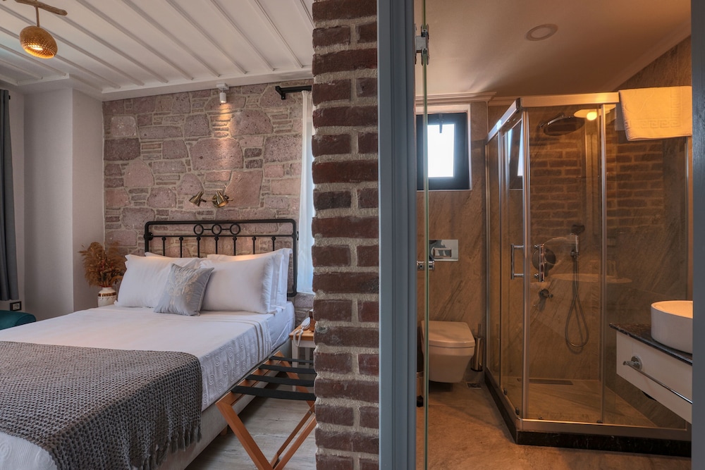 Standard Room, Balcony - Photo 1