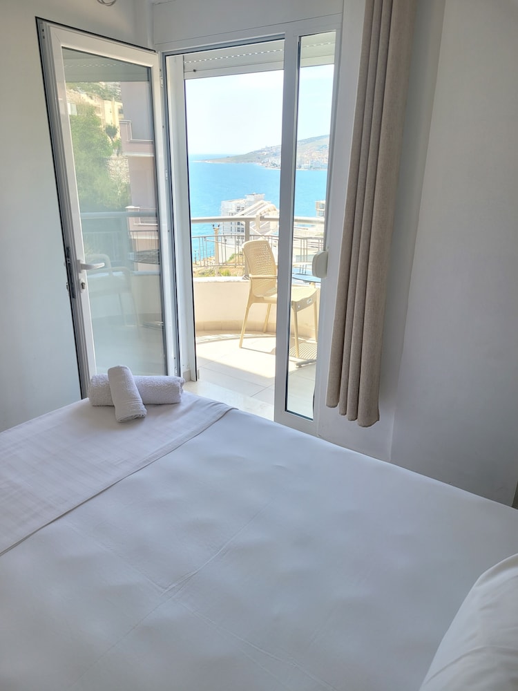 Basic Apartment, Multiple Beds, Smoking, Sea View