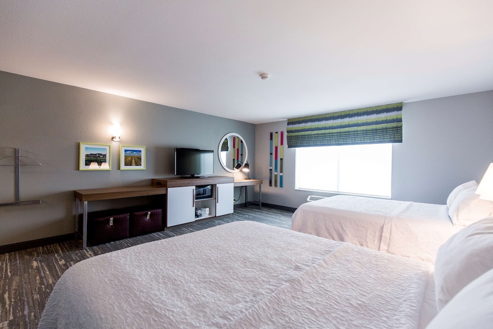 Room, 2 Queen Beds, Accessible, Bathtub photo 1