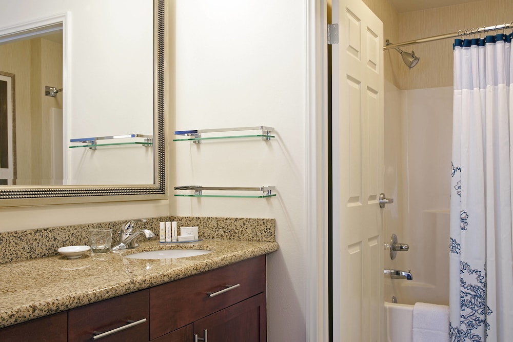 Suite, 1 Bedroom (Mobility/Hearing Accessible, Tub) - Photo 5