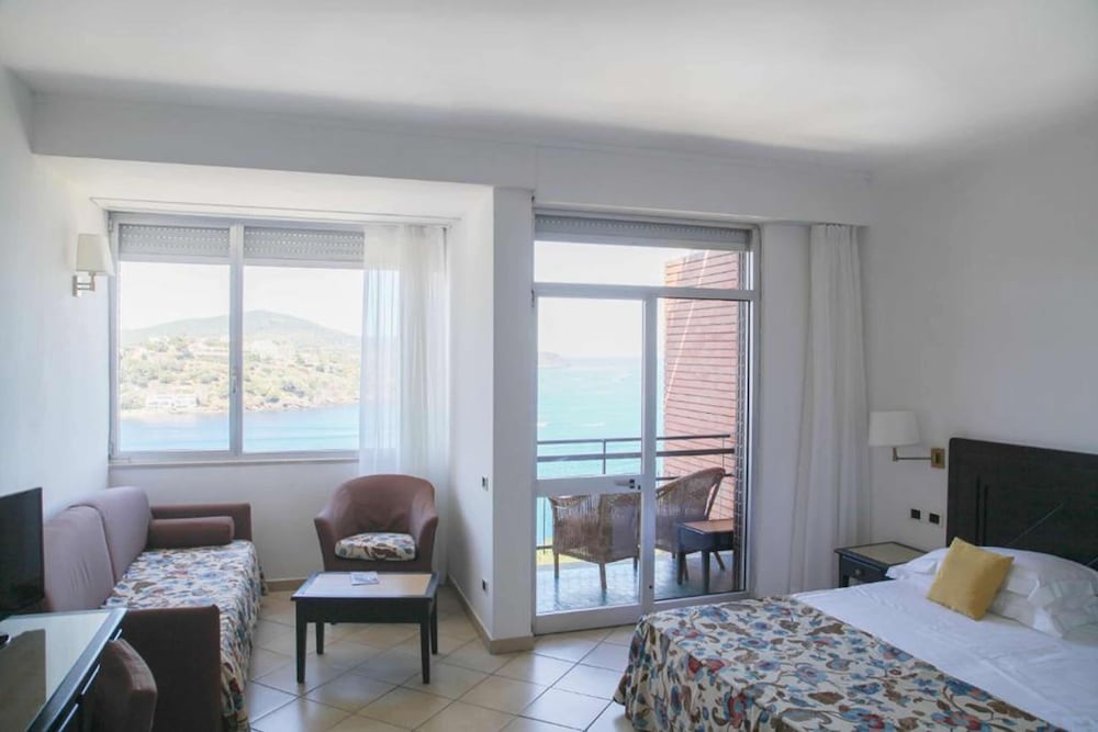 Junior Suite, Sea View (For 3 People) - Photo 3
