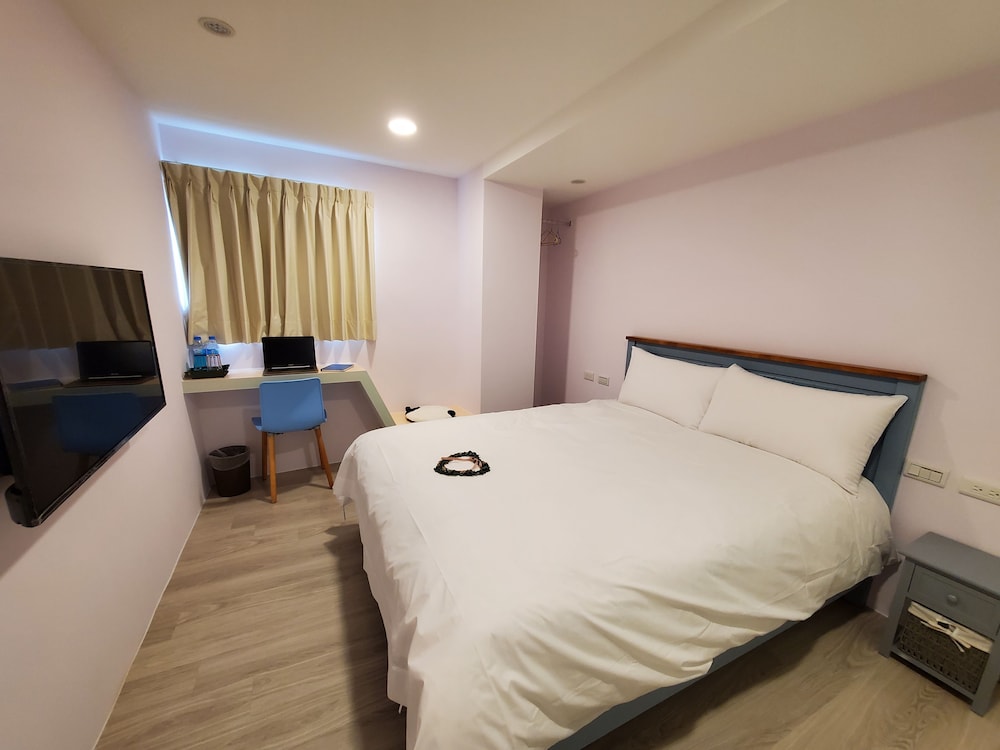 Standard Double Room, Non Smoking - Photo 3