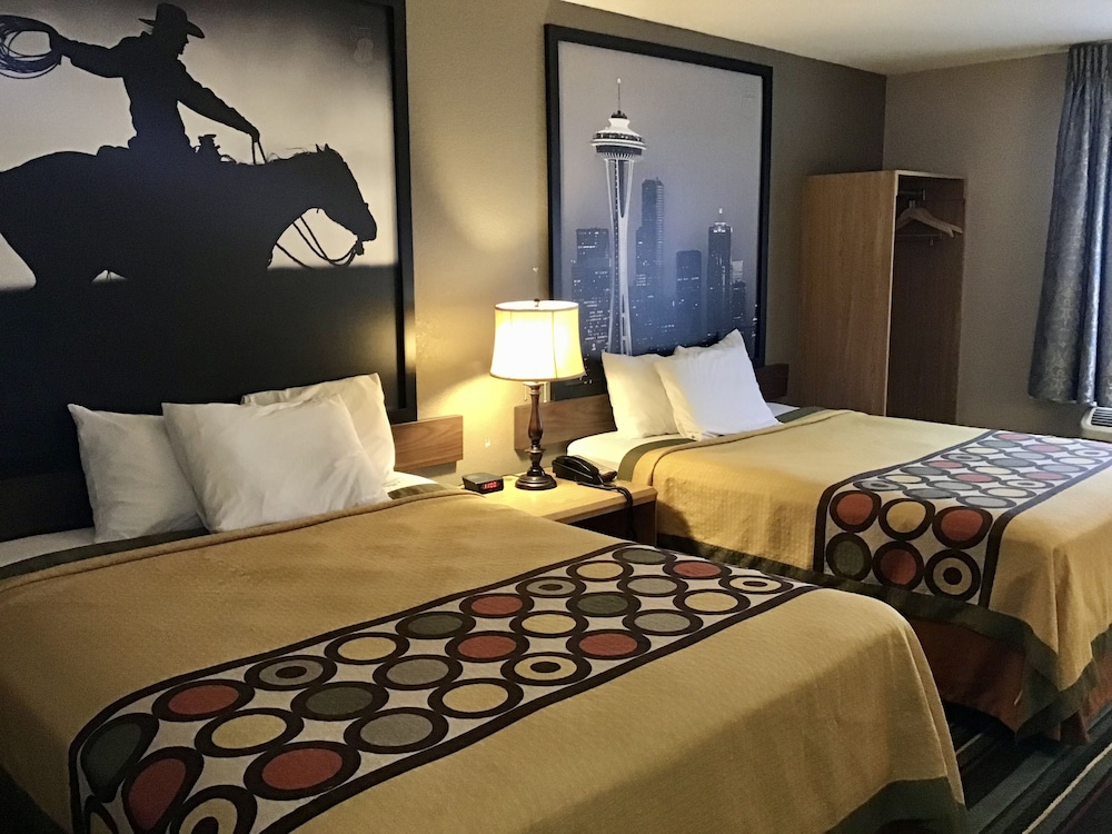 Standard Room, 2 Queen Beds, Non Smoking - Photo 2