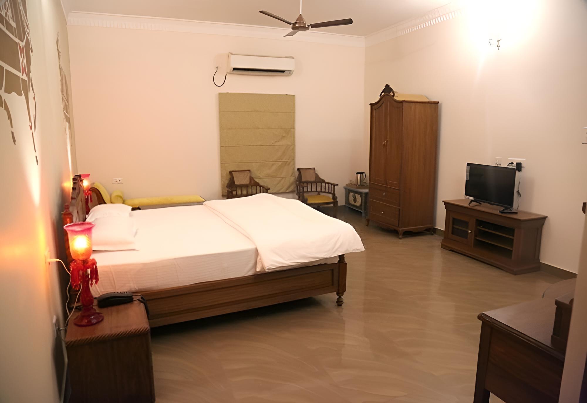 Maharaja Room - Photo 13