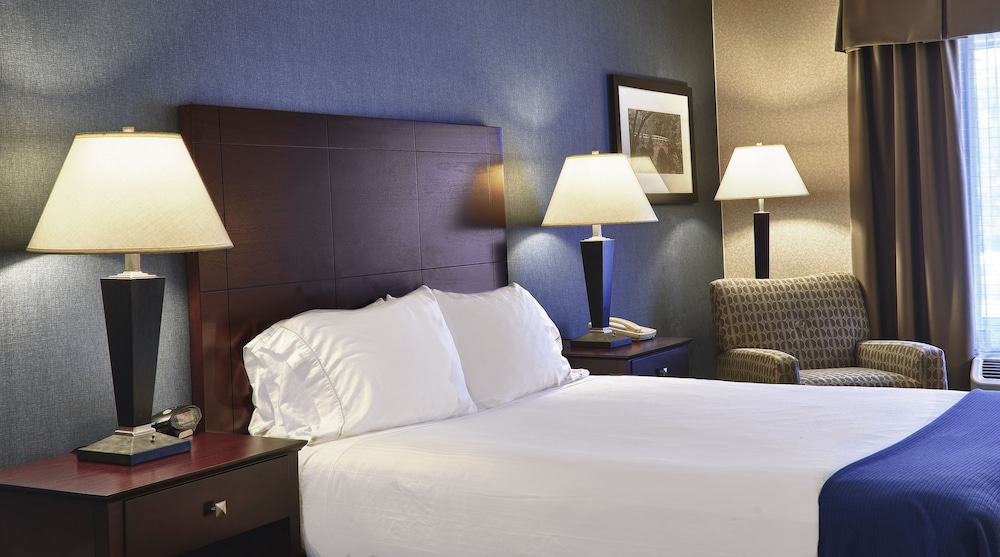 Standard Room, 1 Queen Bed, Accessible (Communications, Accessible Tub) photo 2