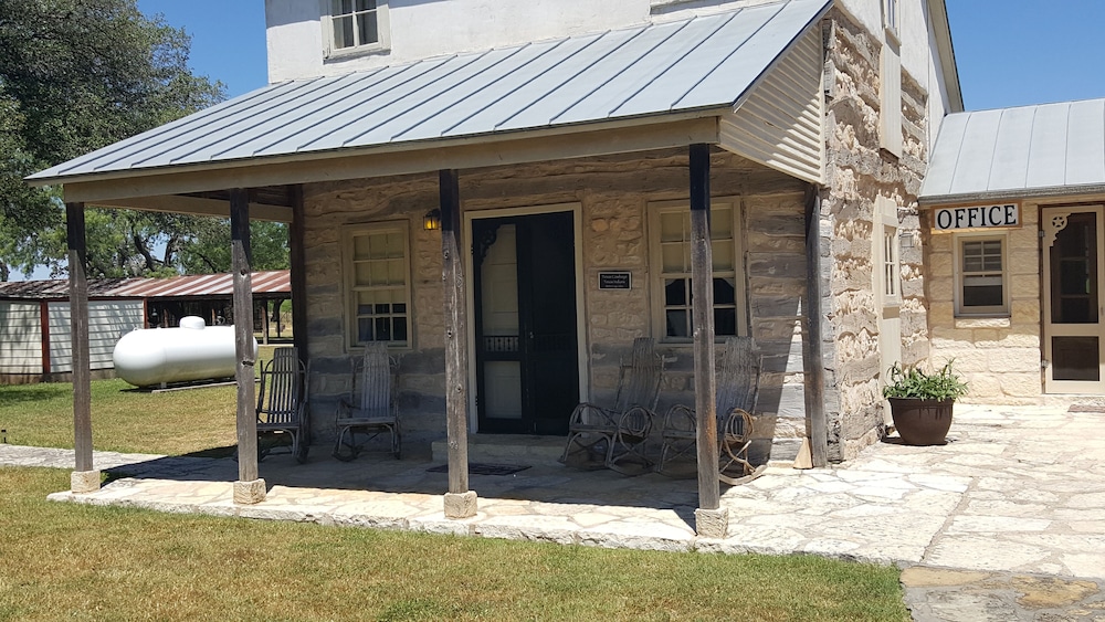 Premium Cabin (Texas Cowboys and Indians(AdultsOnly))