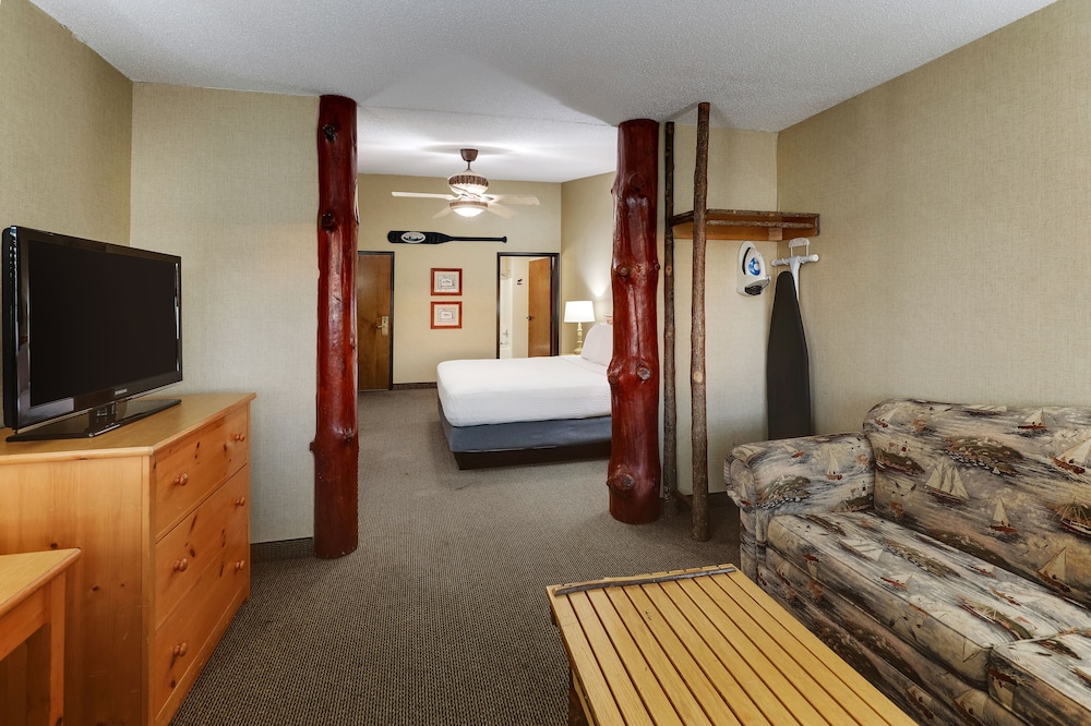 Expanded King with Sofa - Photo 2