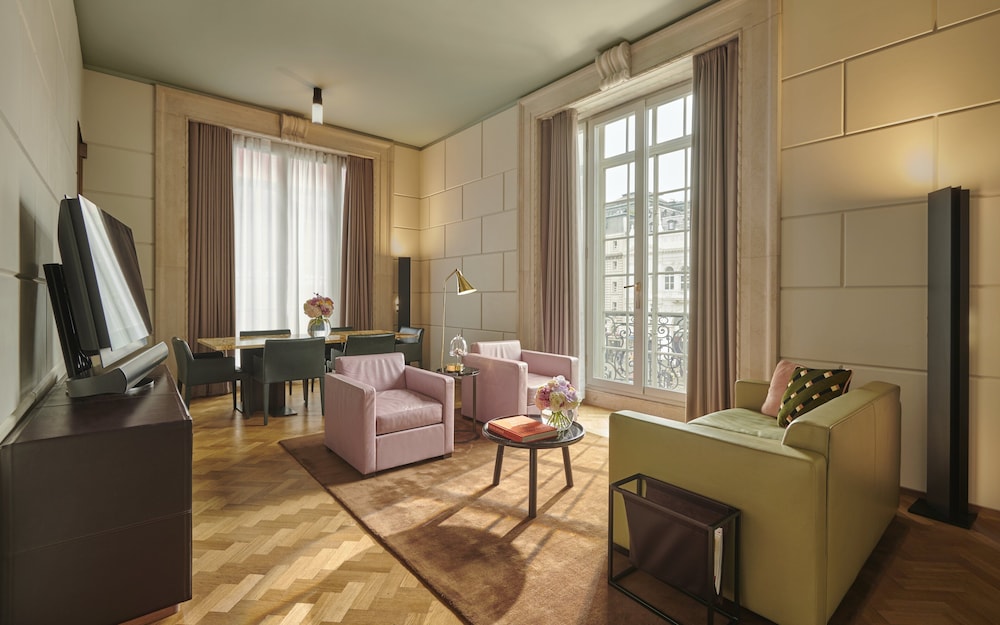 Grand Suite (Regent) thumbnail 5