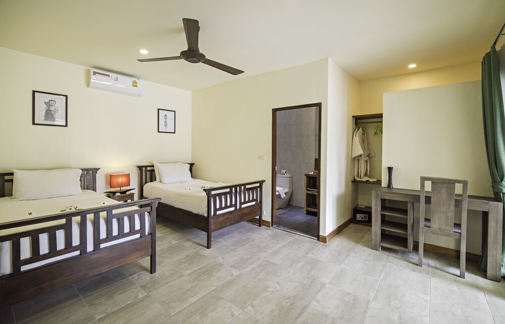 2 Bedrooms Junior Villa