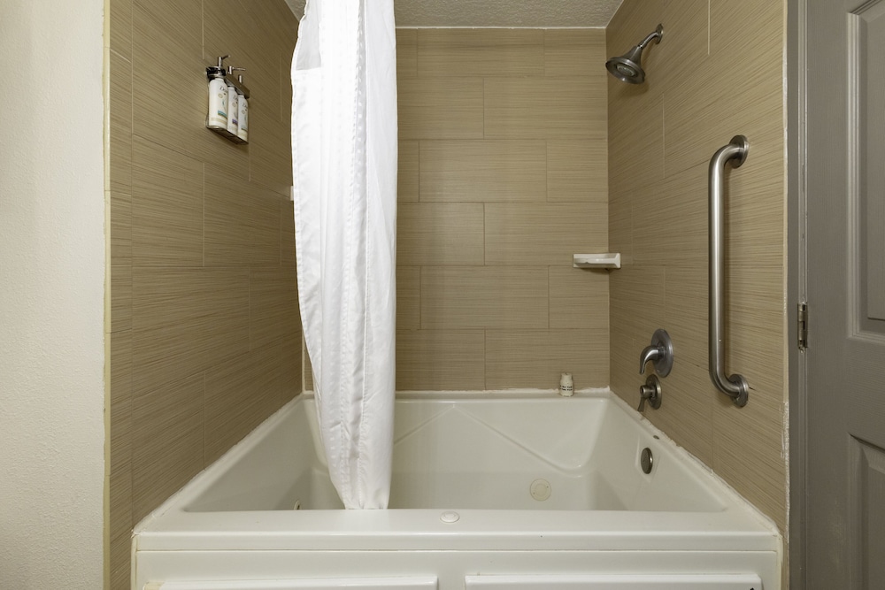 Suite, 1 King Bed (Garden Tub) - Photo 7