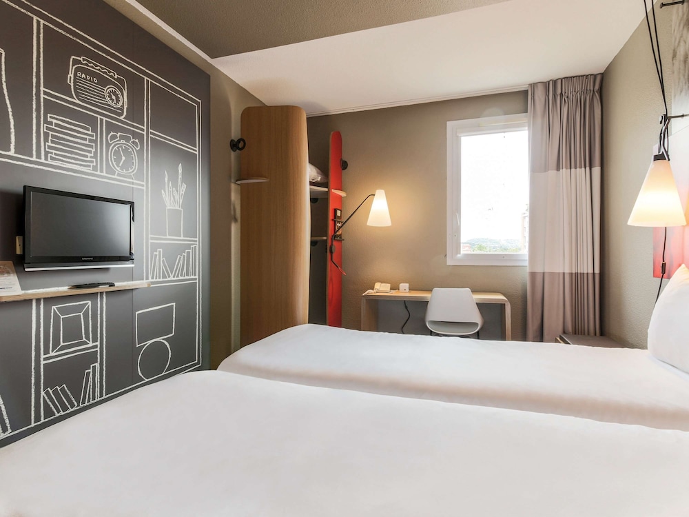 Standard Room, 2 Twin Beds photo 3