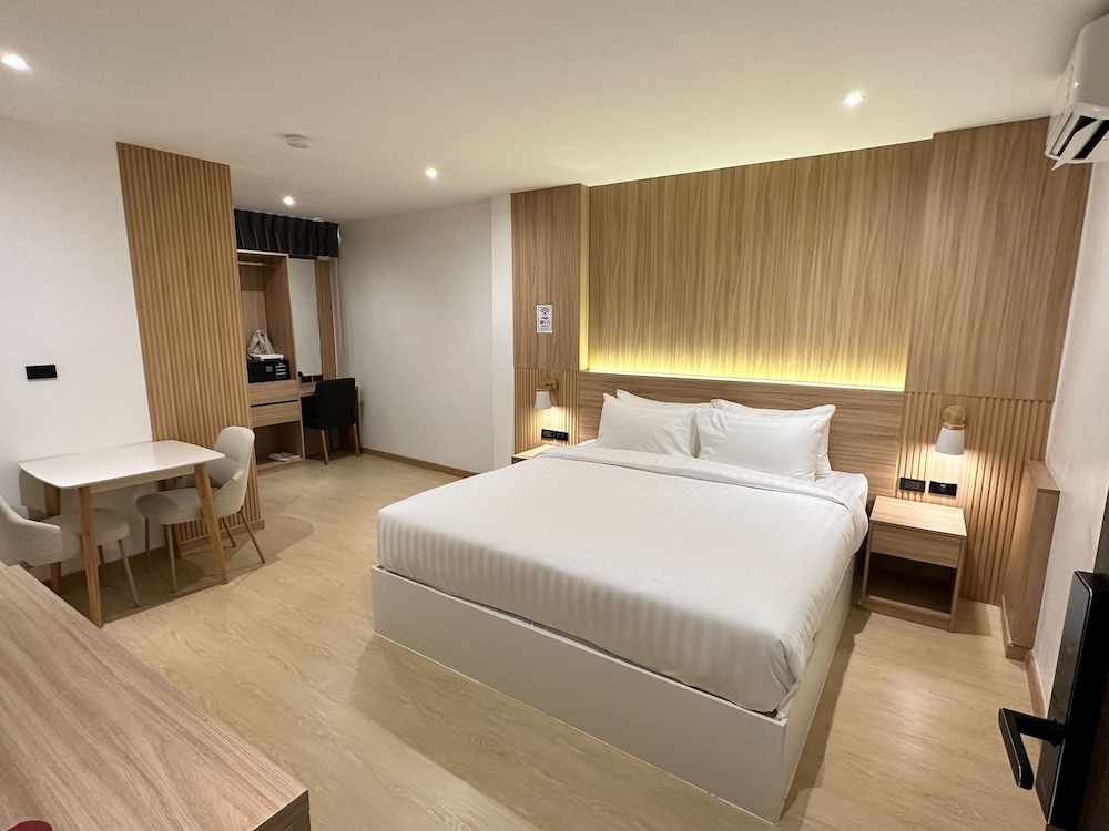 Superior Double Room, No Window, No Smoking photo 1