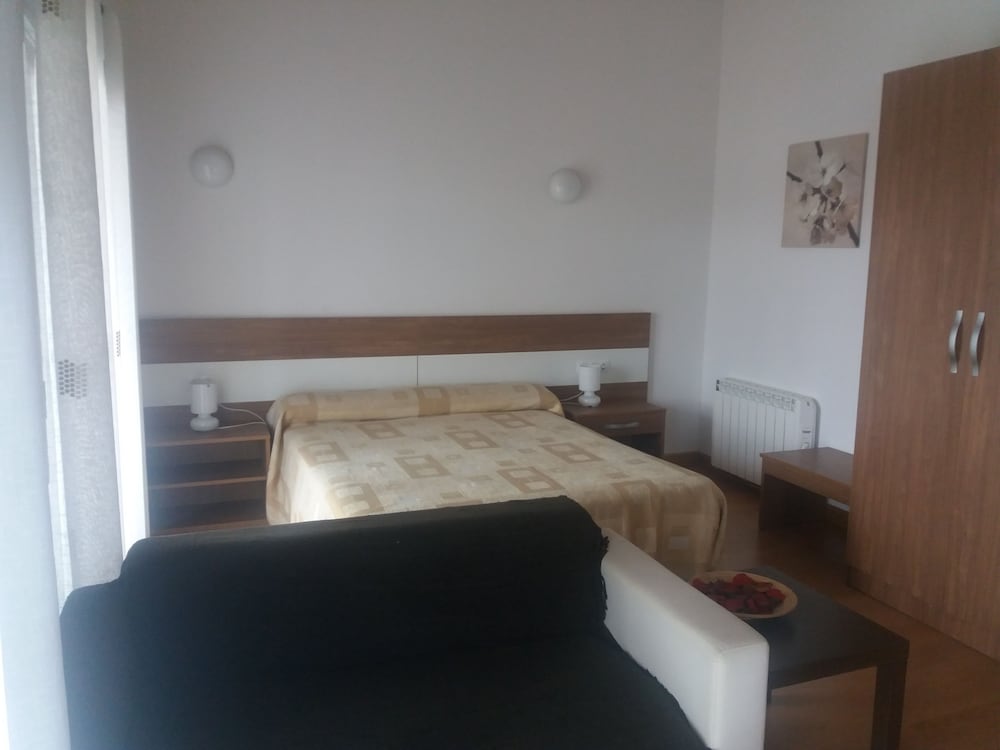 Family Room, Balcony, City View photo 2