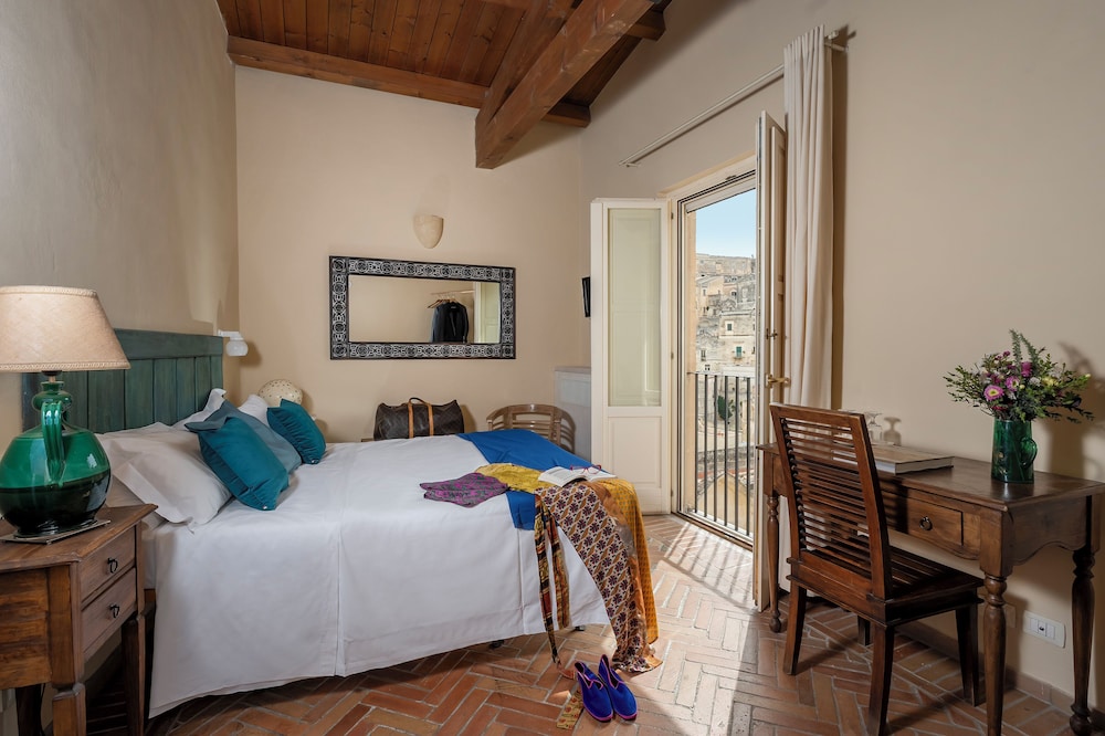 Standard Double or Twin Room, City View - Photo 1