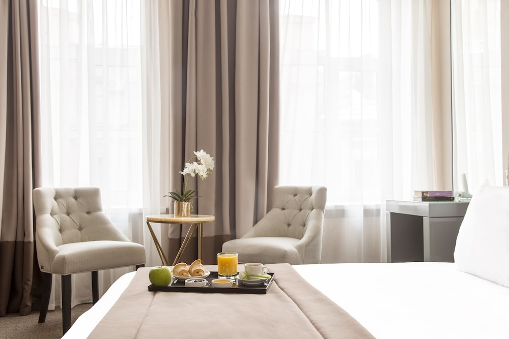 Suite (on the 4th floor, no elevator) photo 2