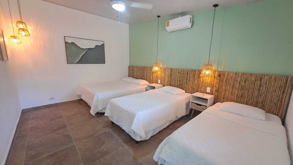 Deluxe Quadruple Room photo 2