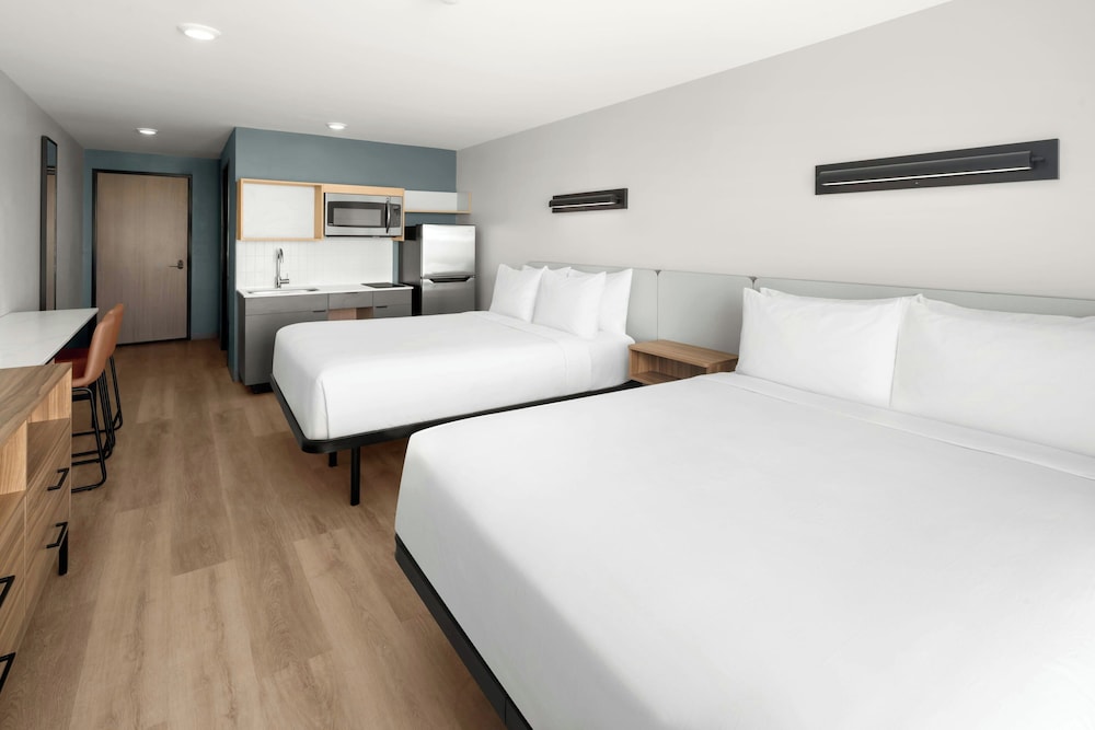 Studio, 2 Queen Beds (Hearing Accessible)
