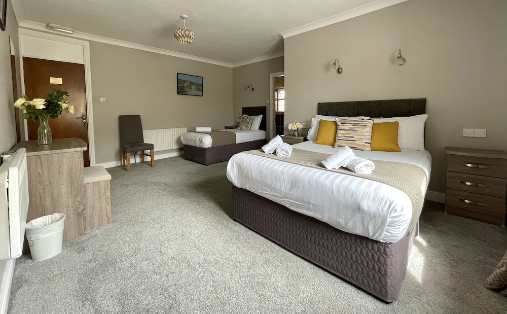 Deluxe Triple Room, Ensuite photo 1