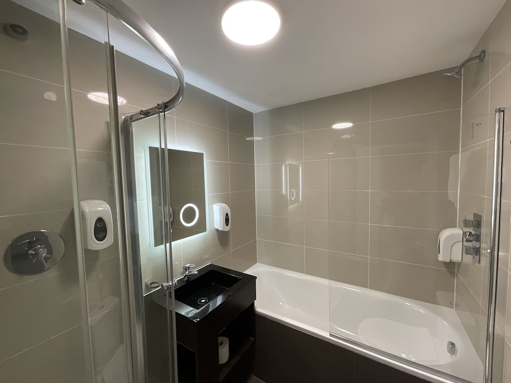 Standard Double Room - Photo 6