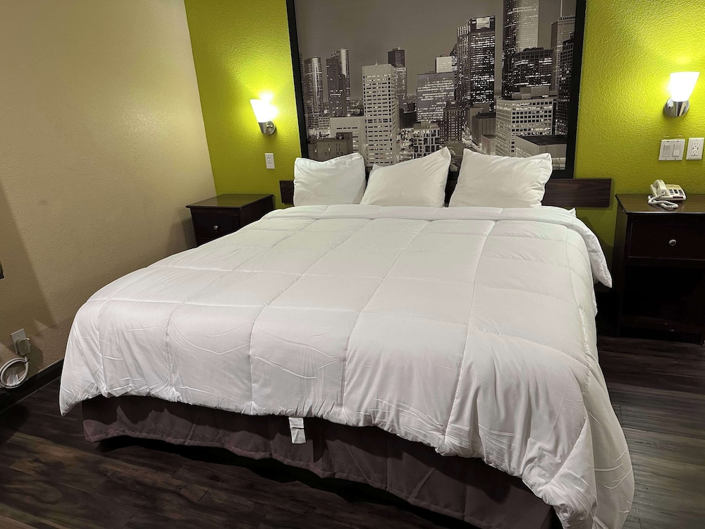 Room, 1 King Bed - Photo 1
