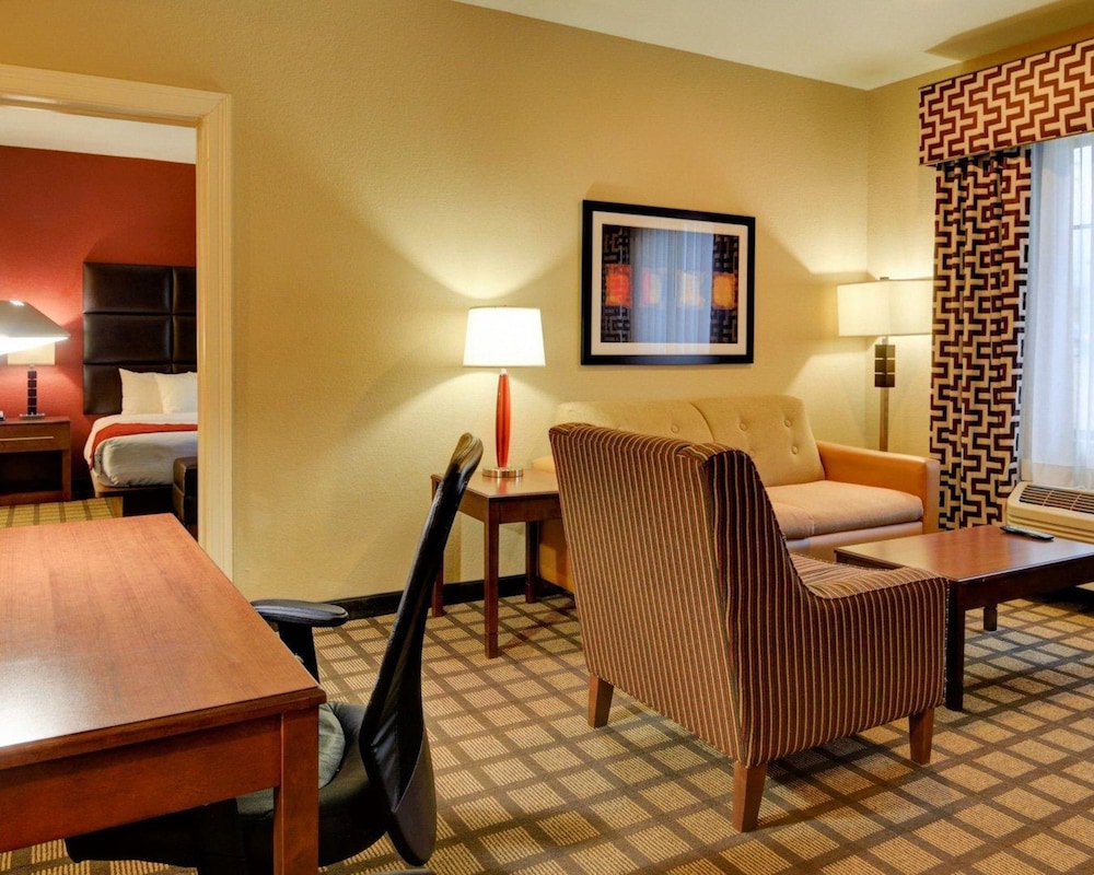 Suite, Multiple Beds, Non Smoking photo 1