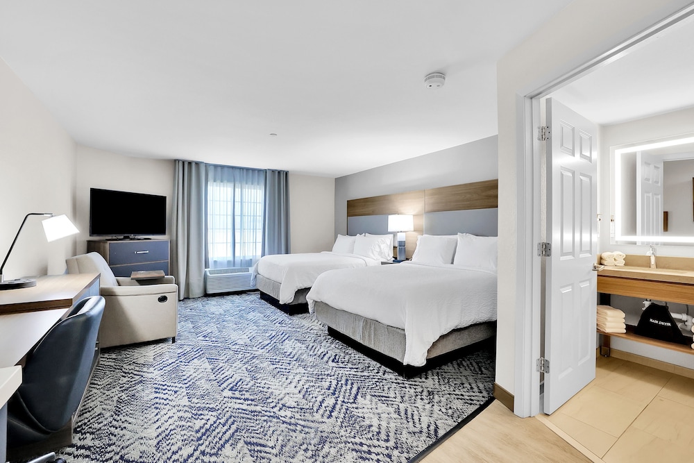 Studio Suite, 2 Queen Beds (Full Kitchen) photo 2
