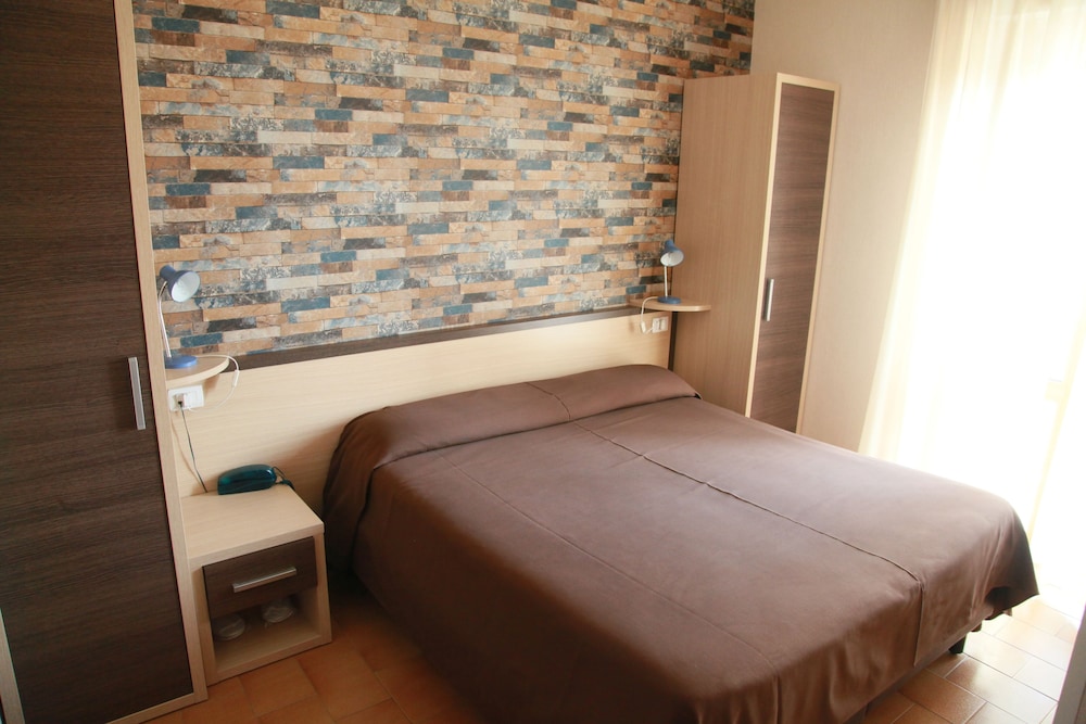 Classic Double Room Single Use, Sea View photo 3