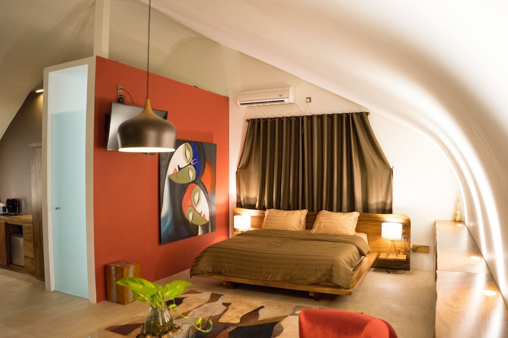 King Villa (Bathtub) - Photo 1
