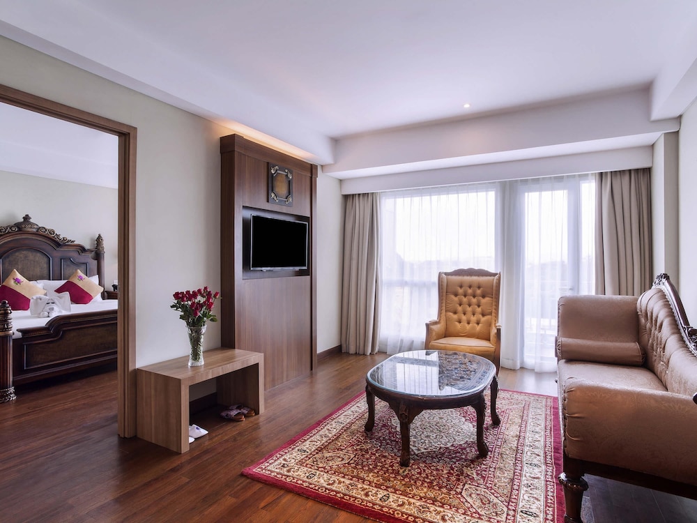 Deluxe Suite, 1 King Bed photo 2