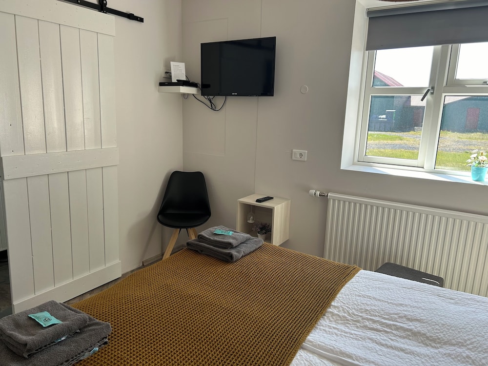 Basic Double Room, Private Bathroom photo 3