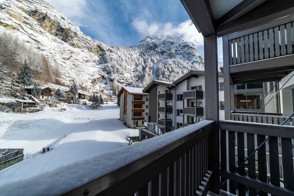 Standard Double Room, Balcony, Mountain View - Photo 5