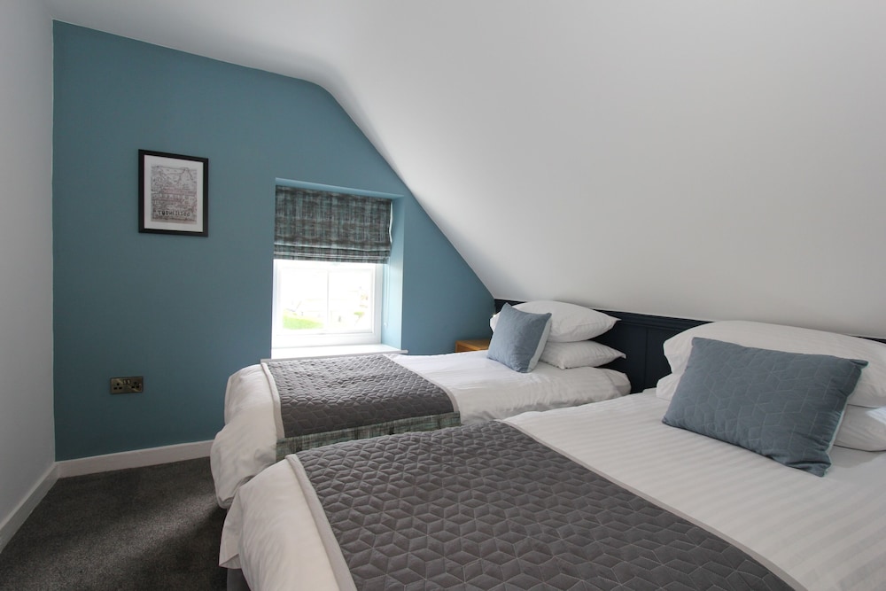 Suite, Ensuite photo 3