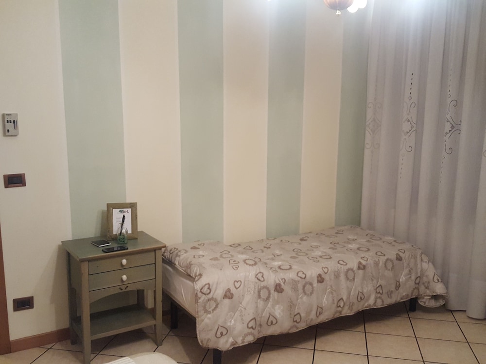Triple Room, Multiple Beds, Shared Bathroom (Giorgia)