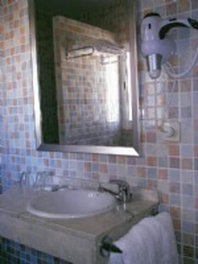 Standard Room - Photo 2