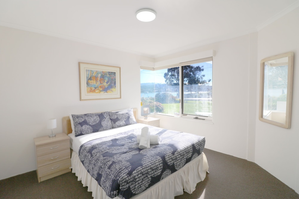 2 Bedroom Apartment photo 2