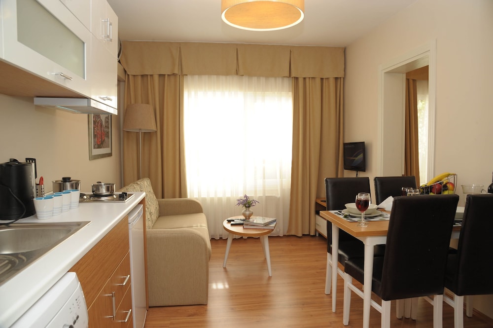 Deluxe Studio photo 2