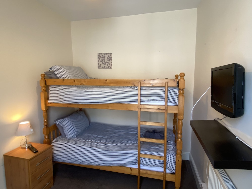 Suite, Ensuite photo 3
