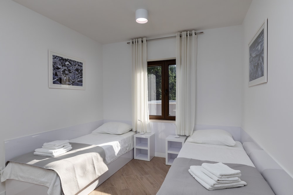 Apartment (Superior Two Bedroom w Swimming Pool) photo 1