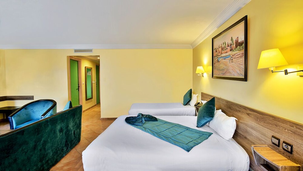 Junior Suite, Balcony, City View photo 2