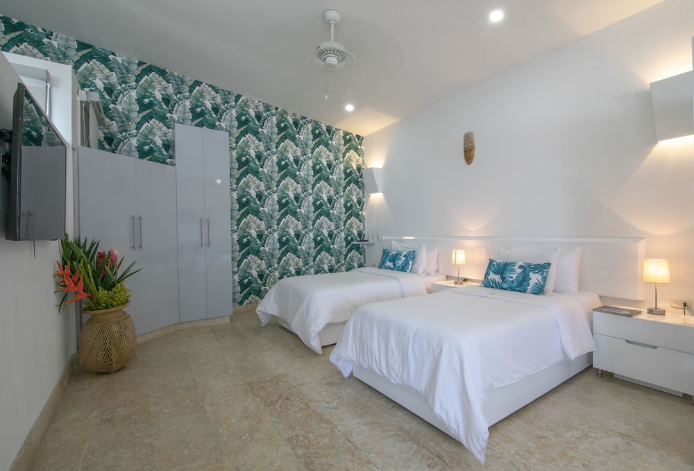 Apartamento triple photo 2