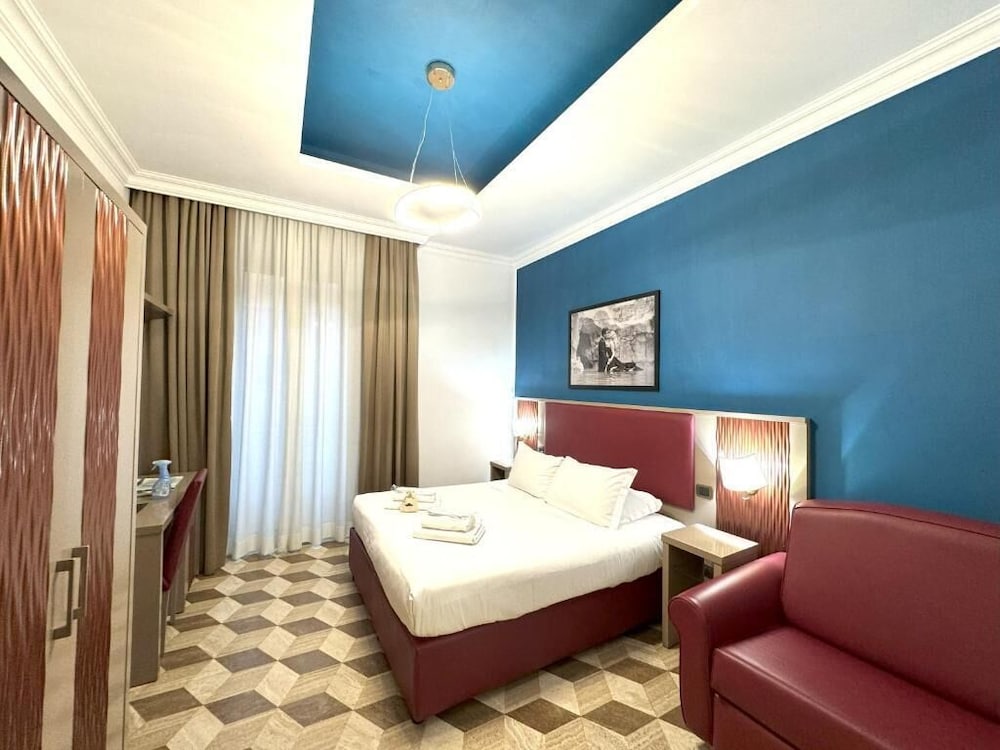 102 - Standard Room