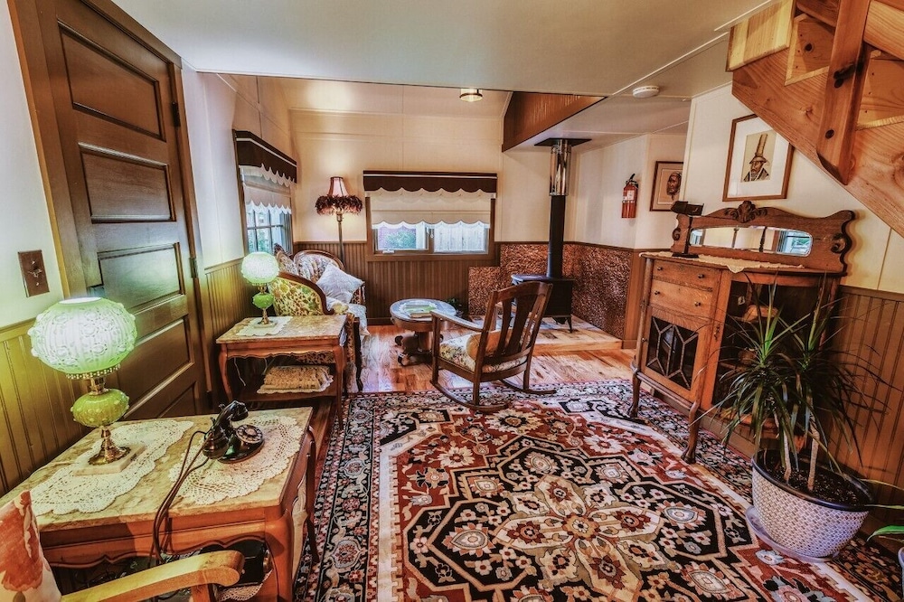Signature Cottage, Ensuite, Mountain View photo 3
