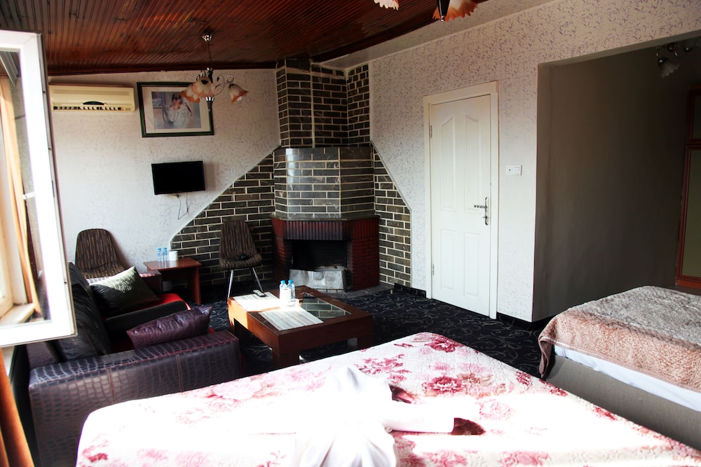 Classic Studio Suite, 1 Double Bed, Sea View photo 1