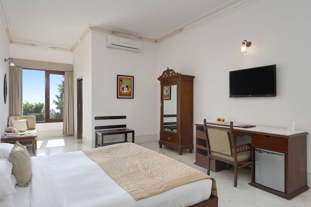 Renaissance Room - Photo 4
