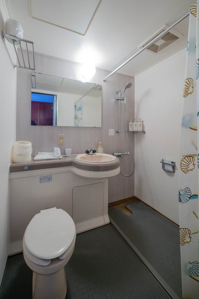 Deluxe Double Room with Shower Only and Sofa Bed - Photo 4
