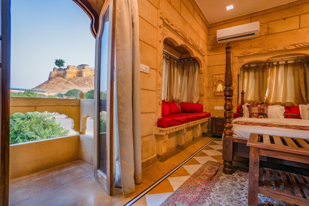 Romantic Room, Balcony, City View